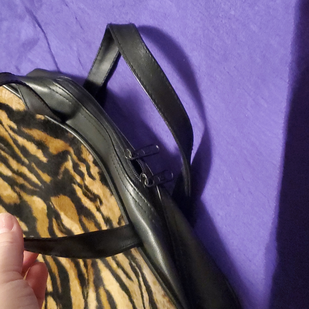 Lancome tiger print travel makeup cosmetic bag purse - Picture 3 of 8